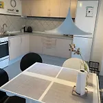 Apt17 - Quiet Countryside - Only Minutes From 公寓 *