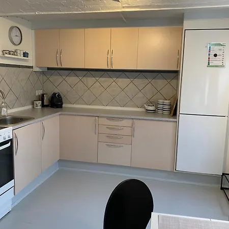 Apt17 - Just Outside Of - Rural And Quiet Surroundings *